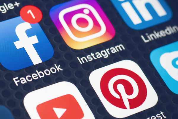 Social Media Marketing - Titan Blue